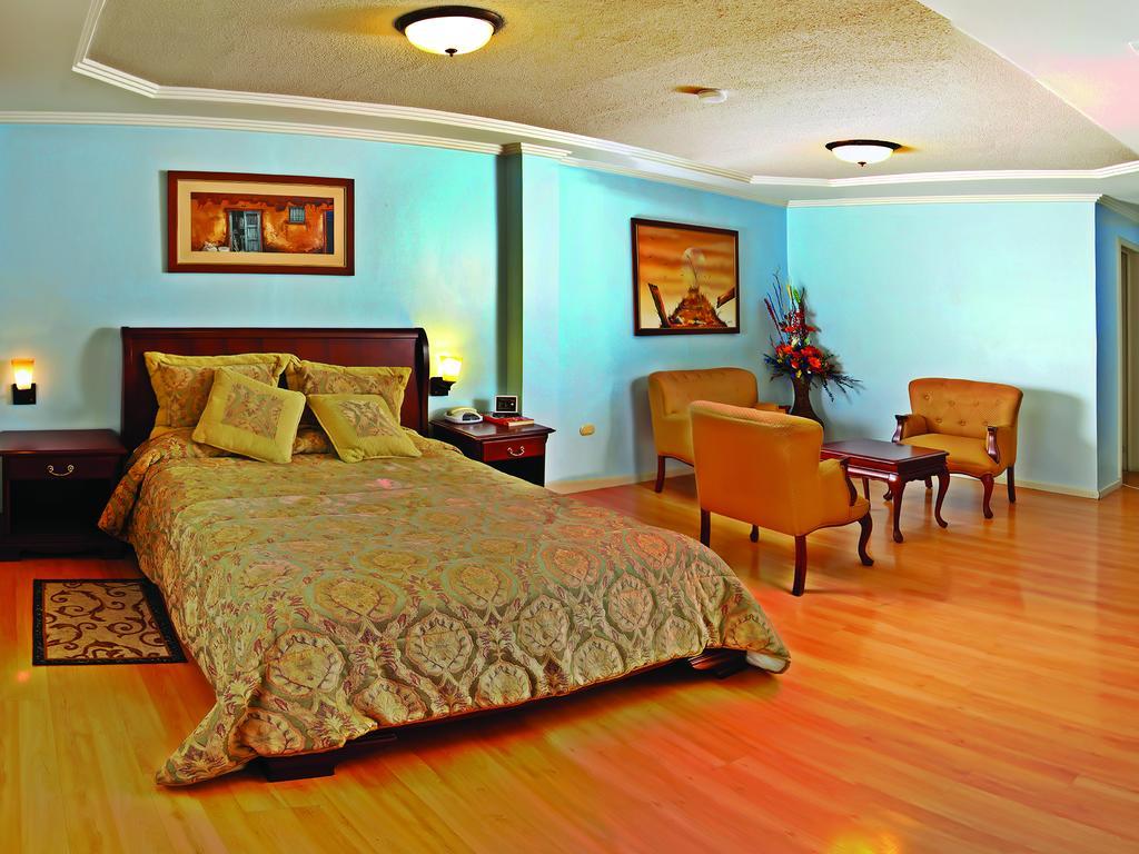 Hotel Yanuncay Куэнка Экстерьер фото